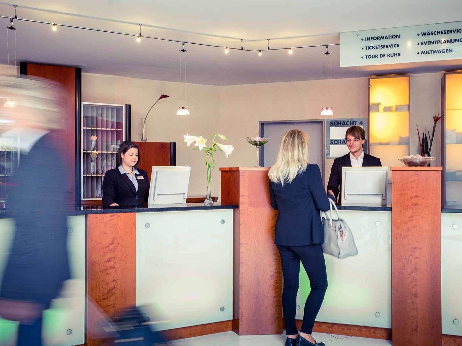 Vista Lobby Garner Hotel Oberhausen by IHG