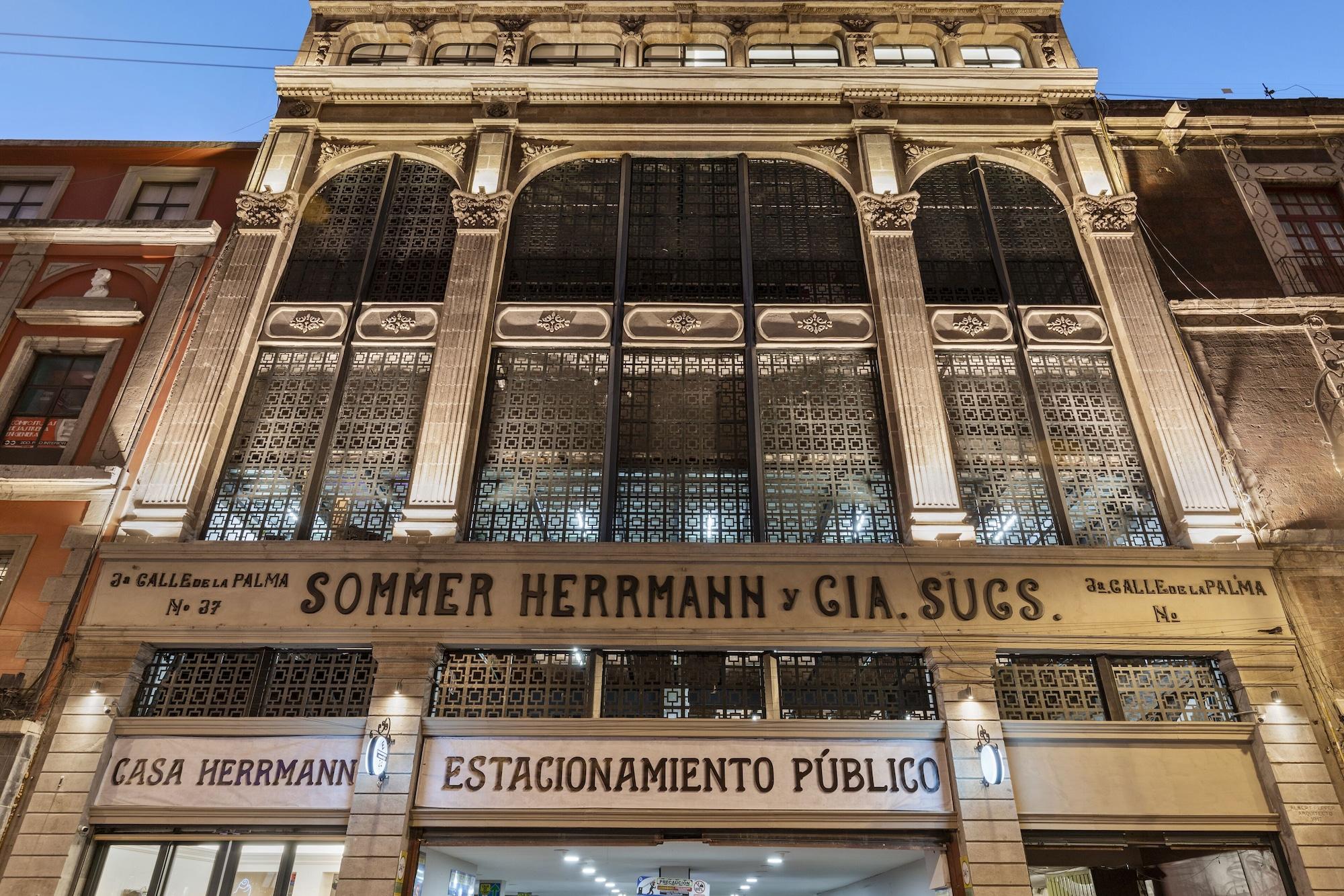 Vista Exterior Casa Herrmann Suites