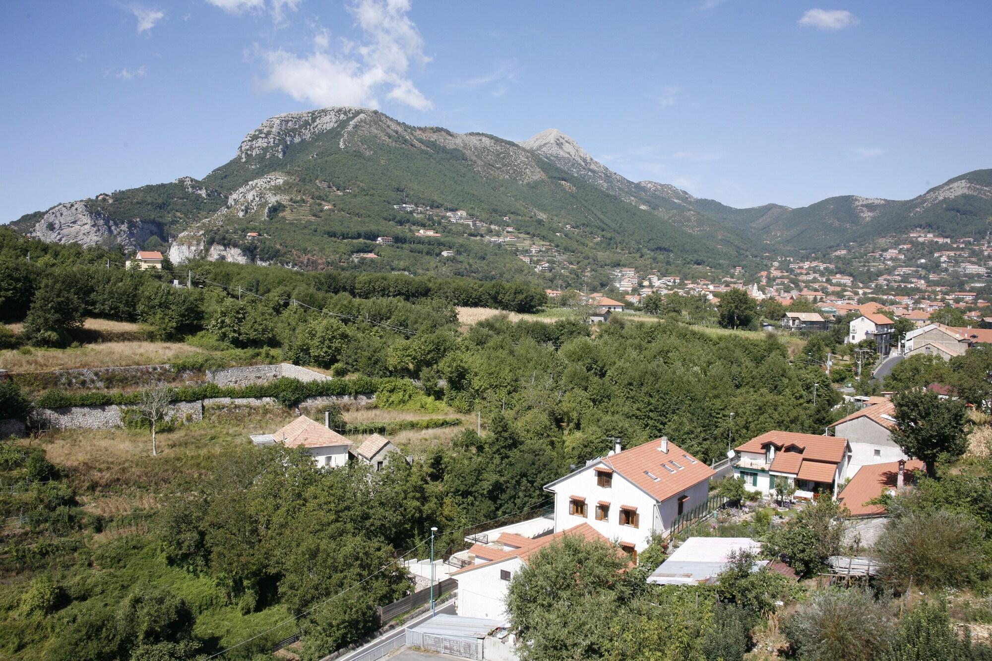 Vista Exterior Hotel Le Rocce