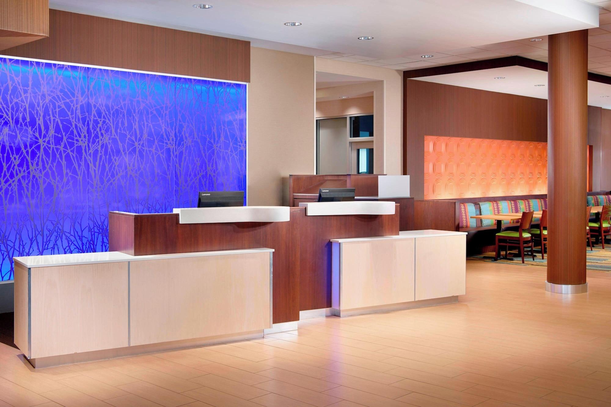 Vista Lobby Fairfield Inn & Suites by Marriott Hendersonville Flat Rock