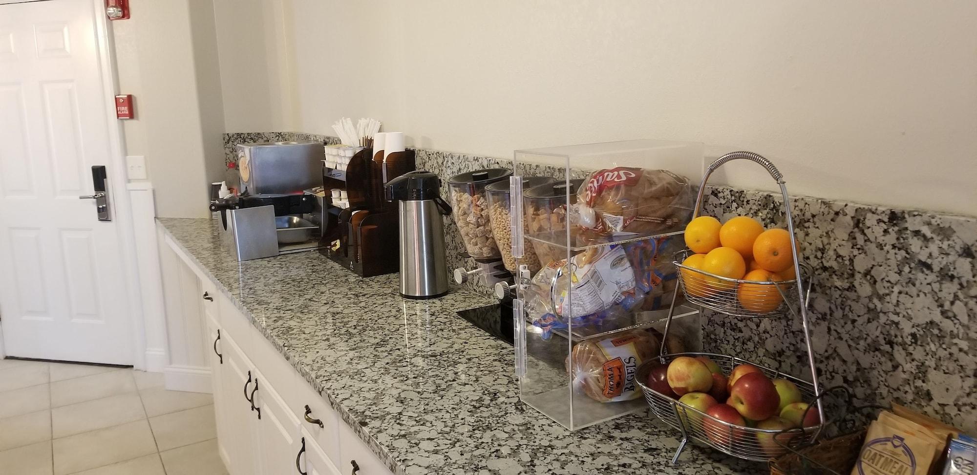 Restaurant Cedar Park Whirlpool Suites