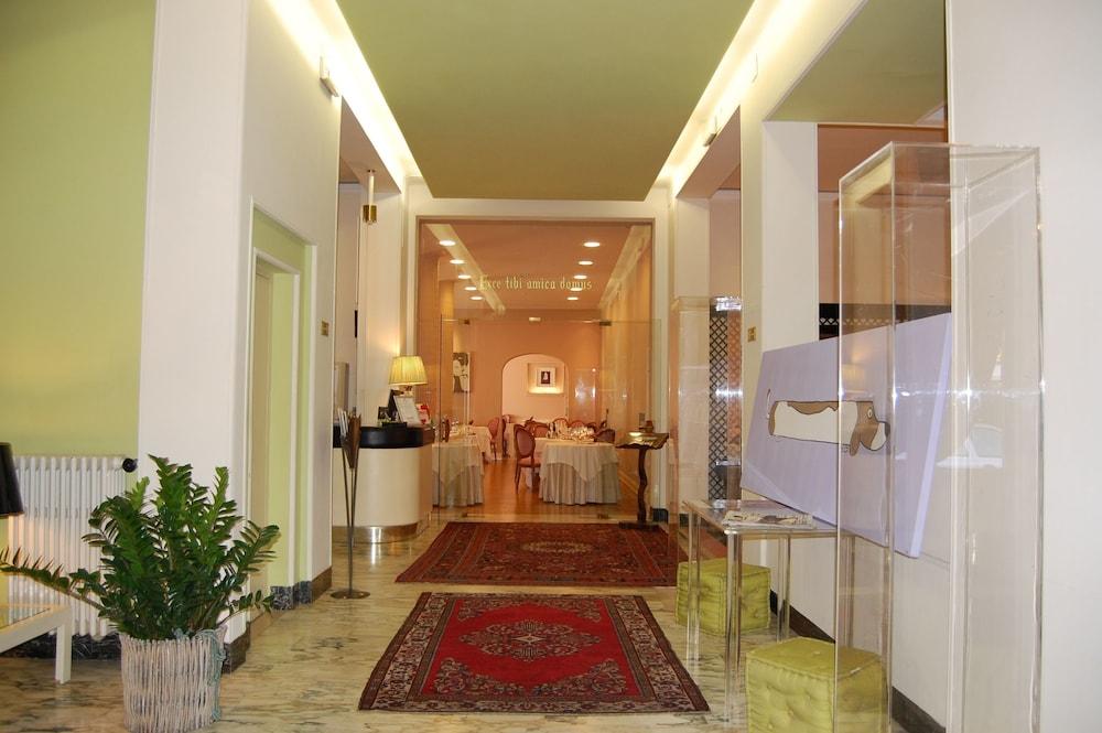 Vista Lobby Mediterraneo