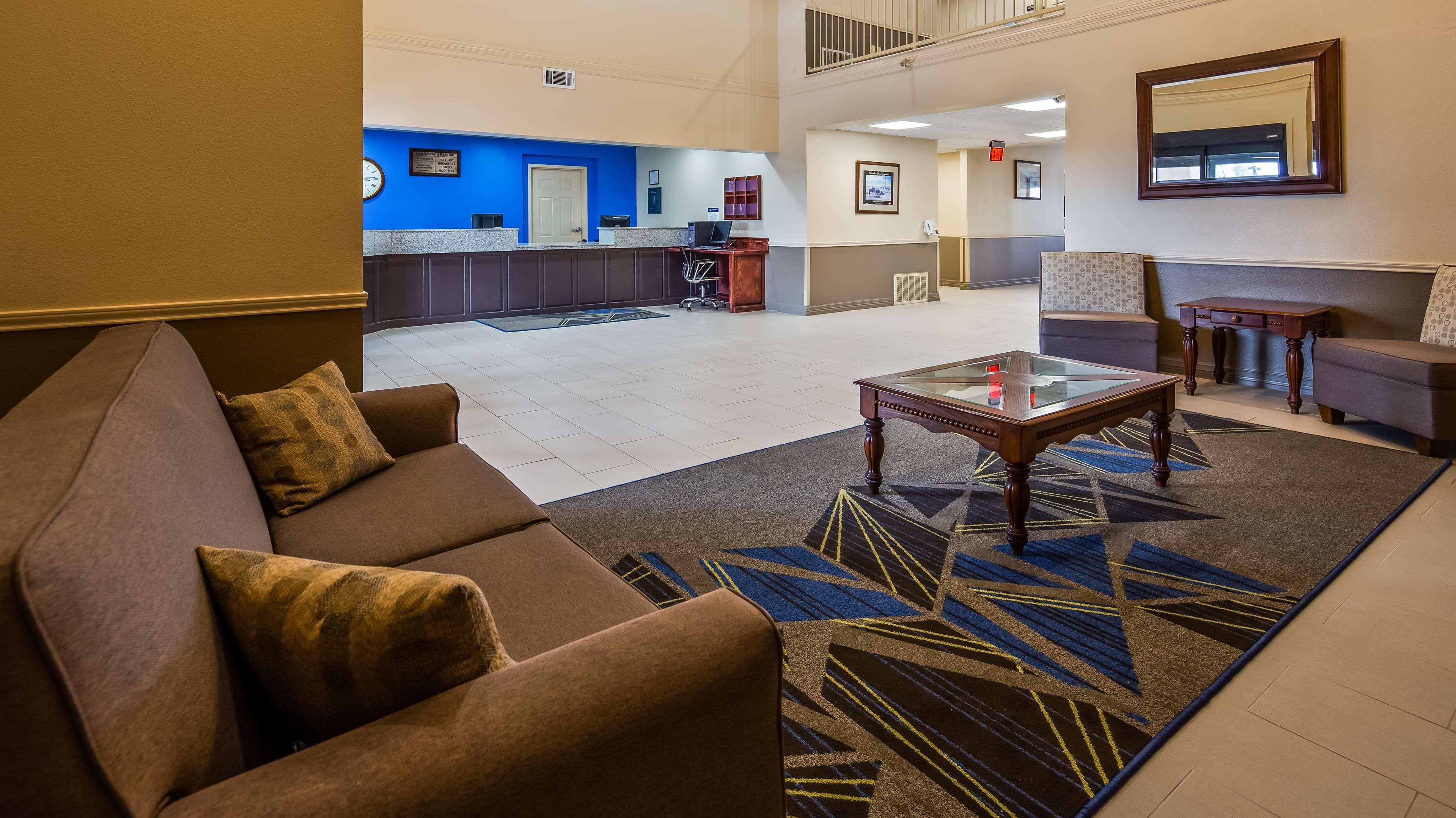 Vista Lobby Best Western Post Inn