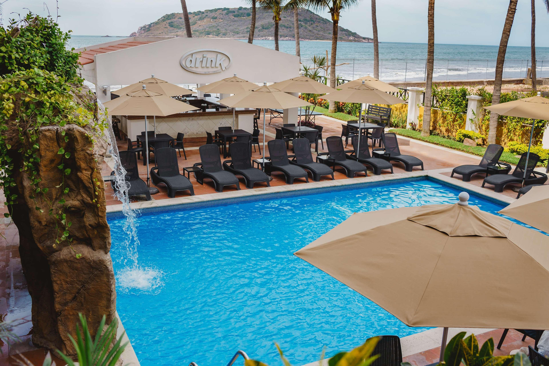 Vista Piscina Best Western Hotel Posada Freeman Zona Dorada