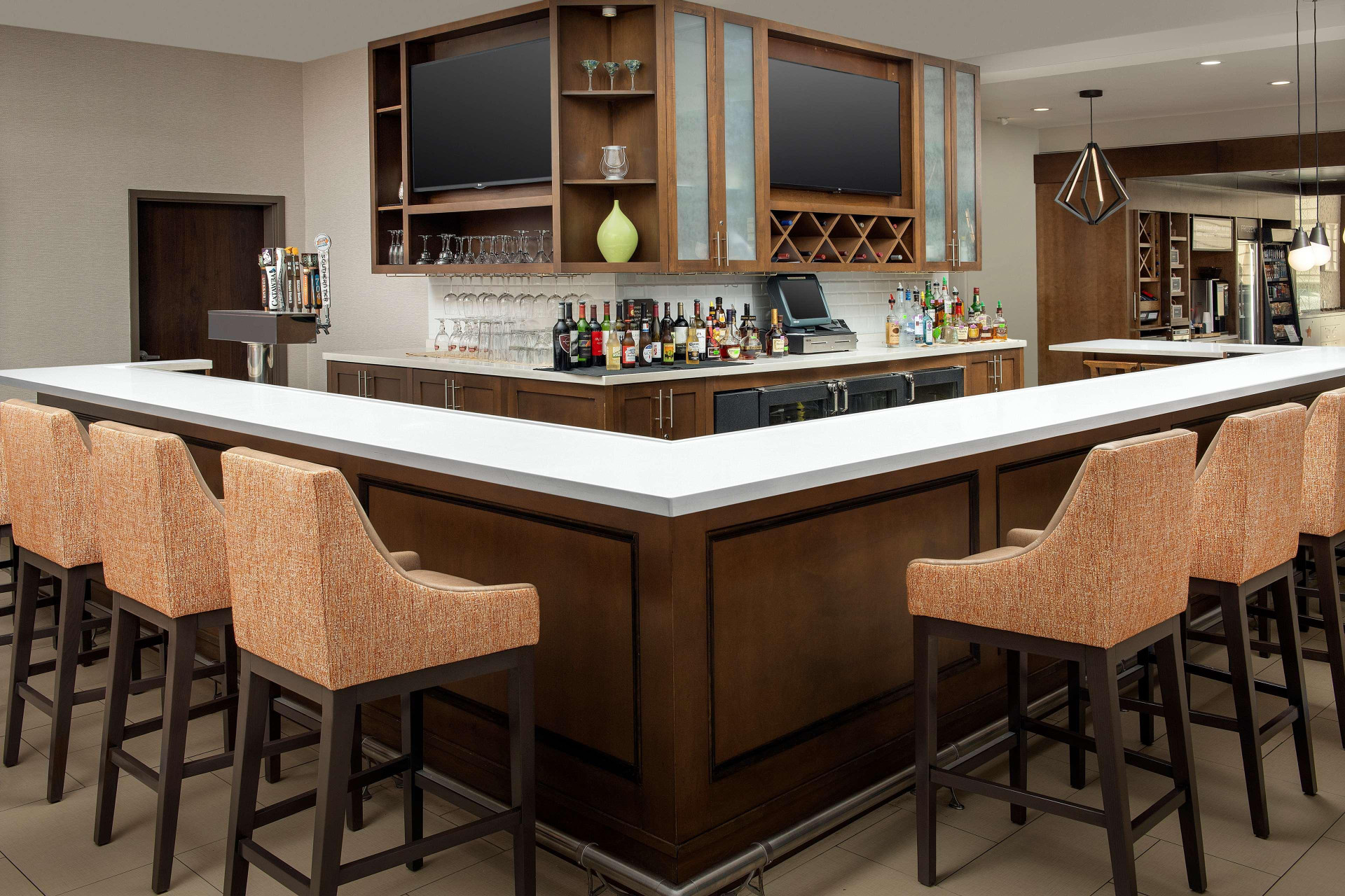 Bar/Salón Hilton Garden Inn Charlotte Airport