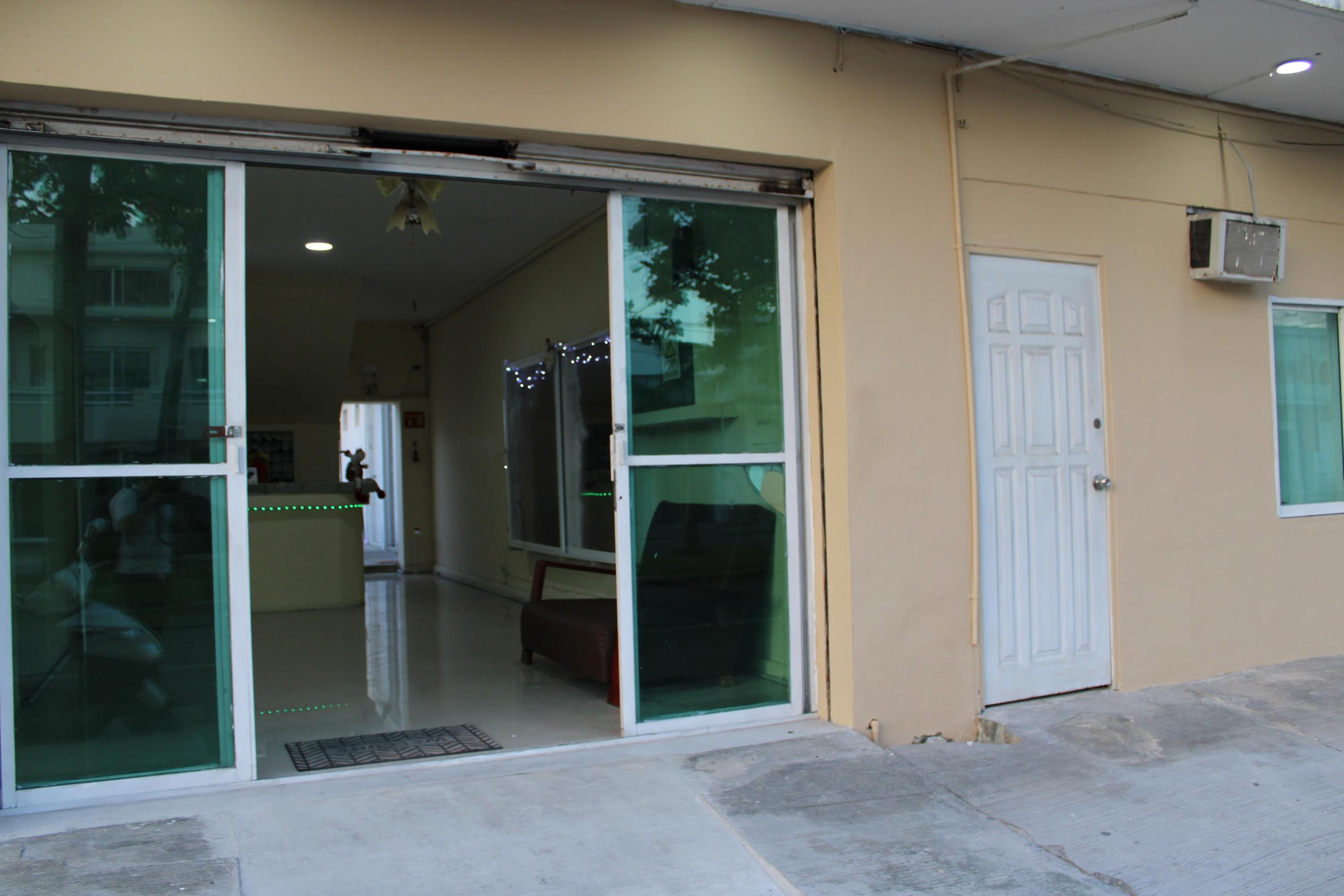 Vista Exterior OYO Hotel Colibri