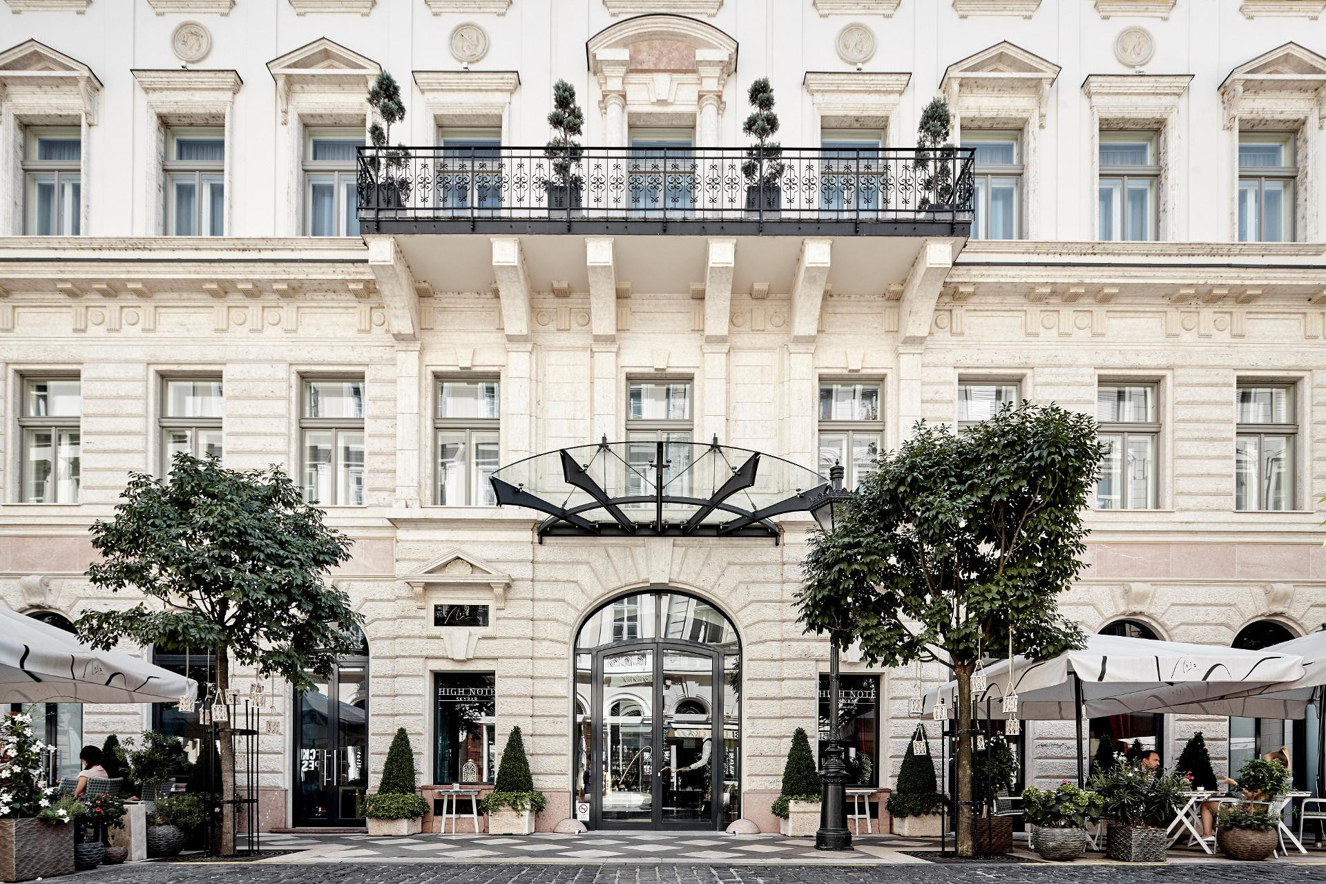 Vista Exterior Aria Hotel Budapest by Library Hotel Collection