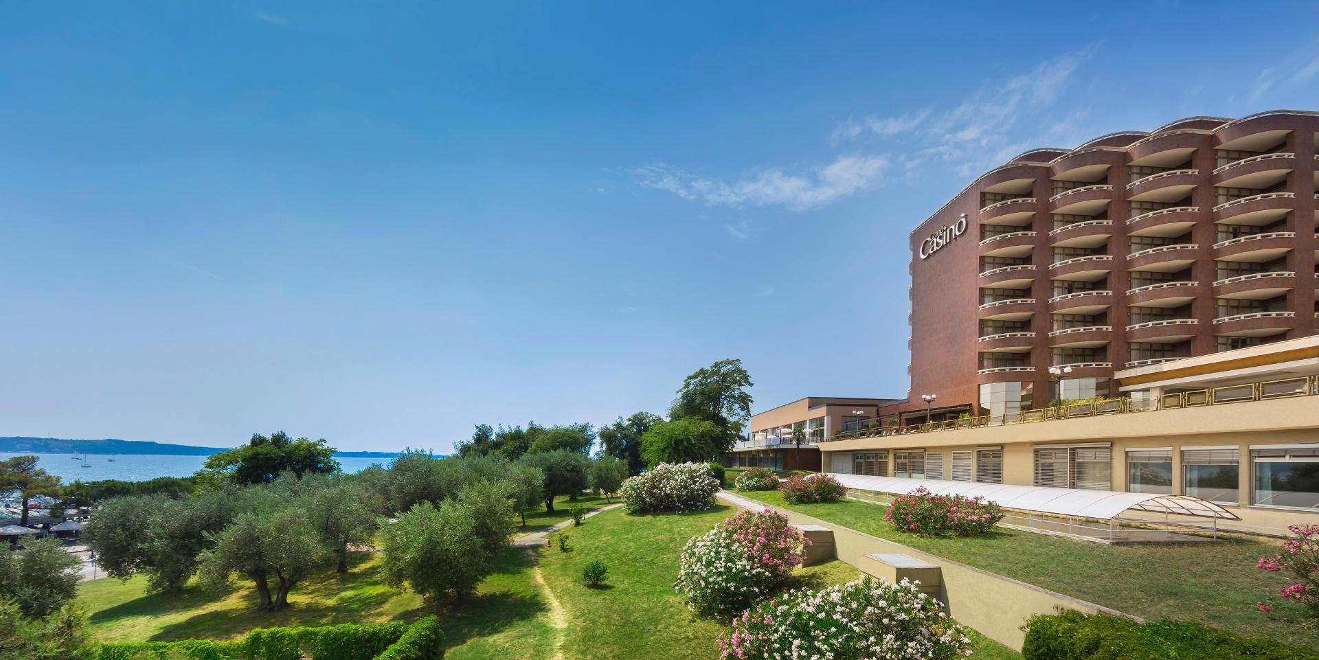 Vista Exterior Remisens Hotel Metropol