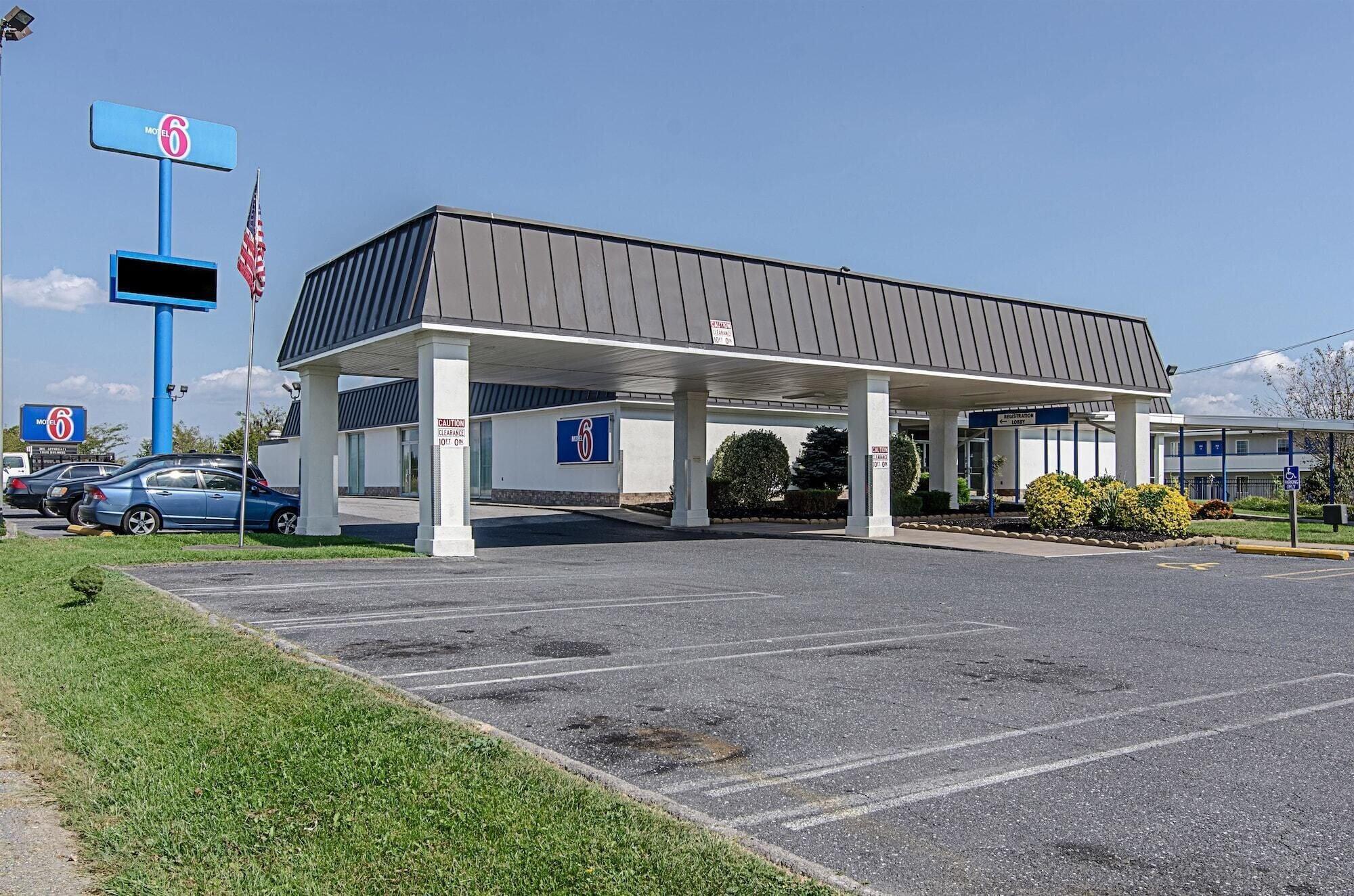 Varios Motel 6 Staunton, VA