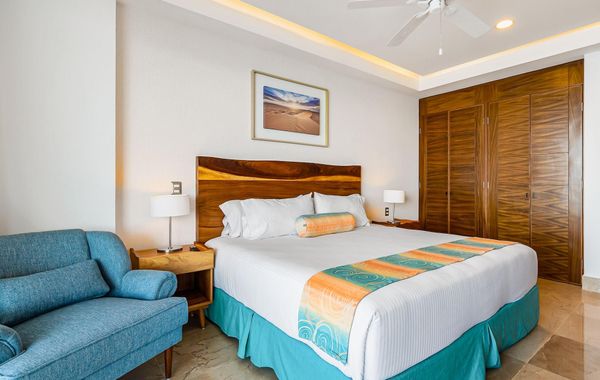 Oceanfront, 8th-floor Condo With Pool, Pool spa & Large Balcony - Hoteles de lujo en Puerto Vallarta, México