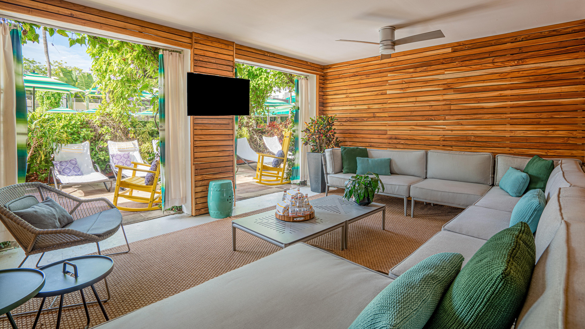 Vista Lobby Kimpton Surfcomber Hotel by IHG