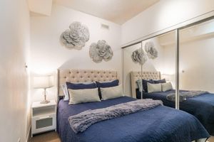 Alquiler Vacacional - Gorgeous 1BR W/Parking Across Scotiabank Arena in T.O