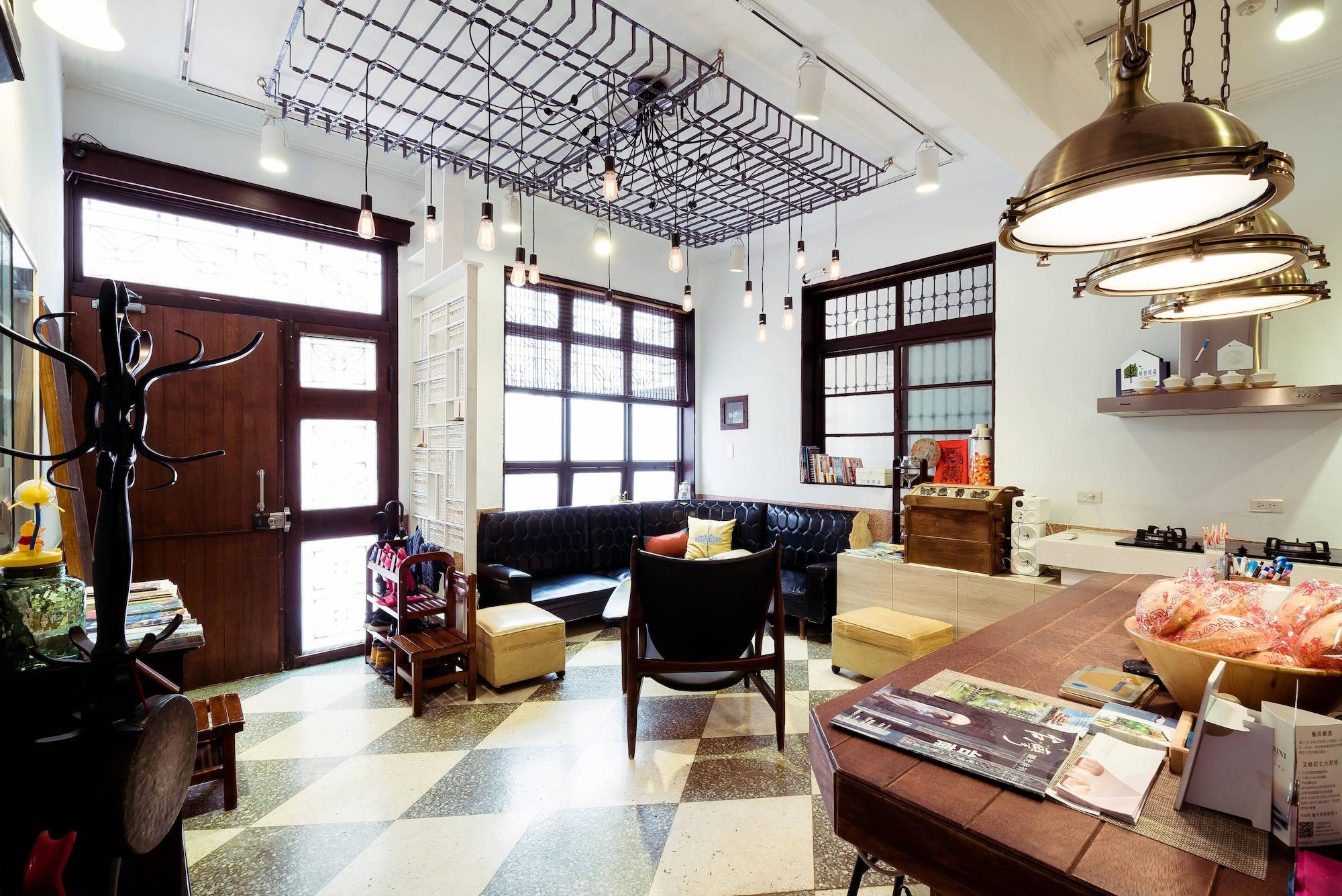 Vista Lobby Chung Fu Inn