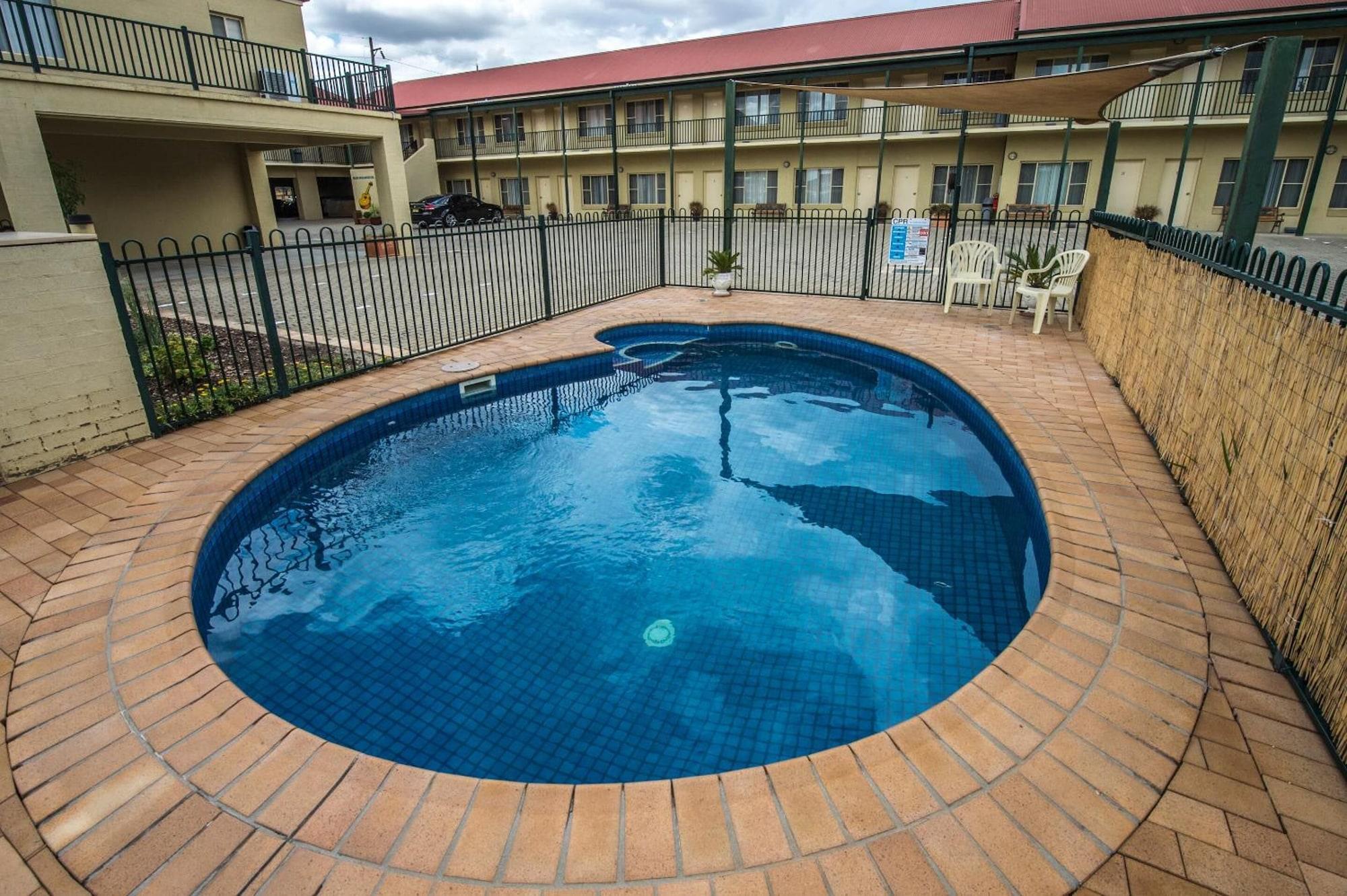 Vista Piscina Golden Guitar Motor Inn