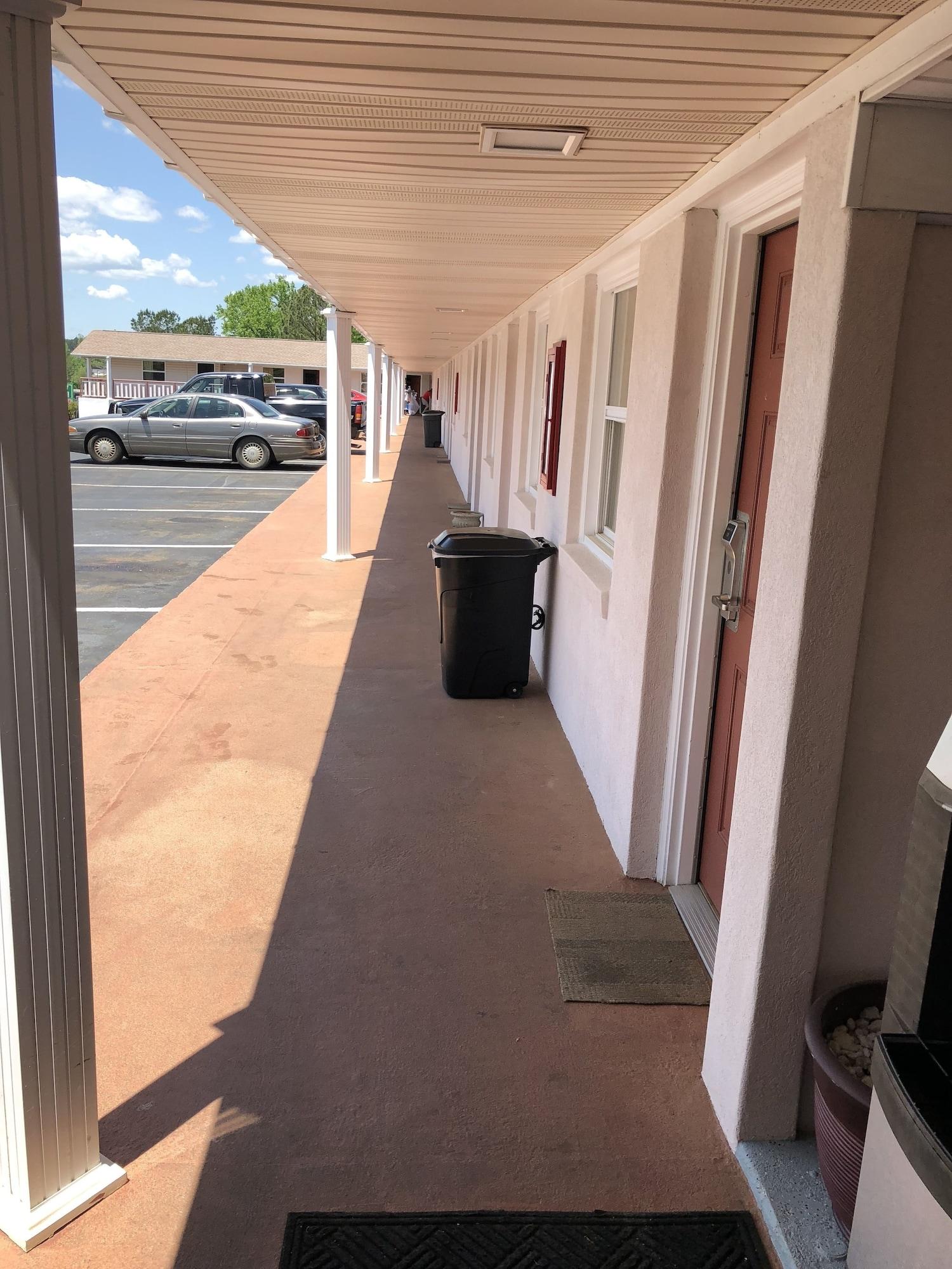 Vista Lobby Budget Inn