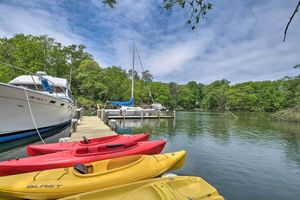 Alquiler Vacacional - 2 Mi to Lighthouse: Waterfront Home w/ Dock!