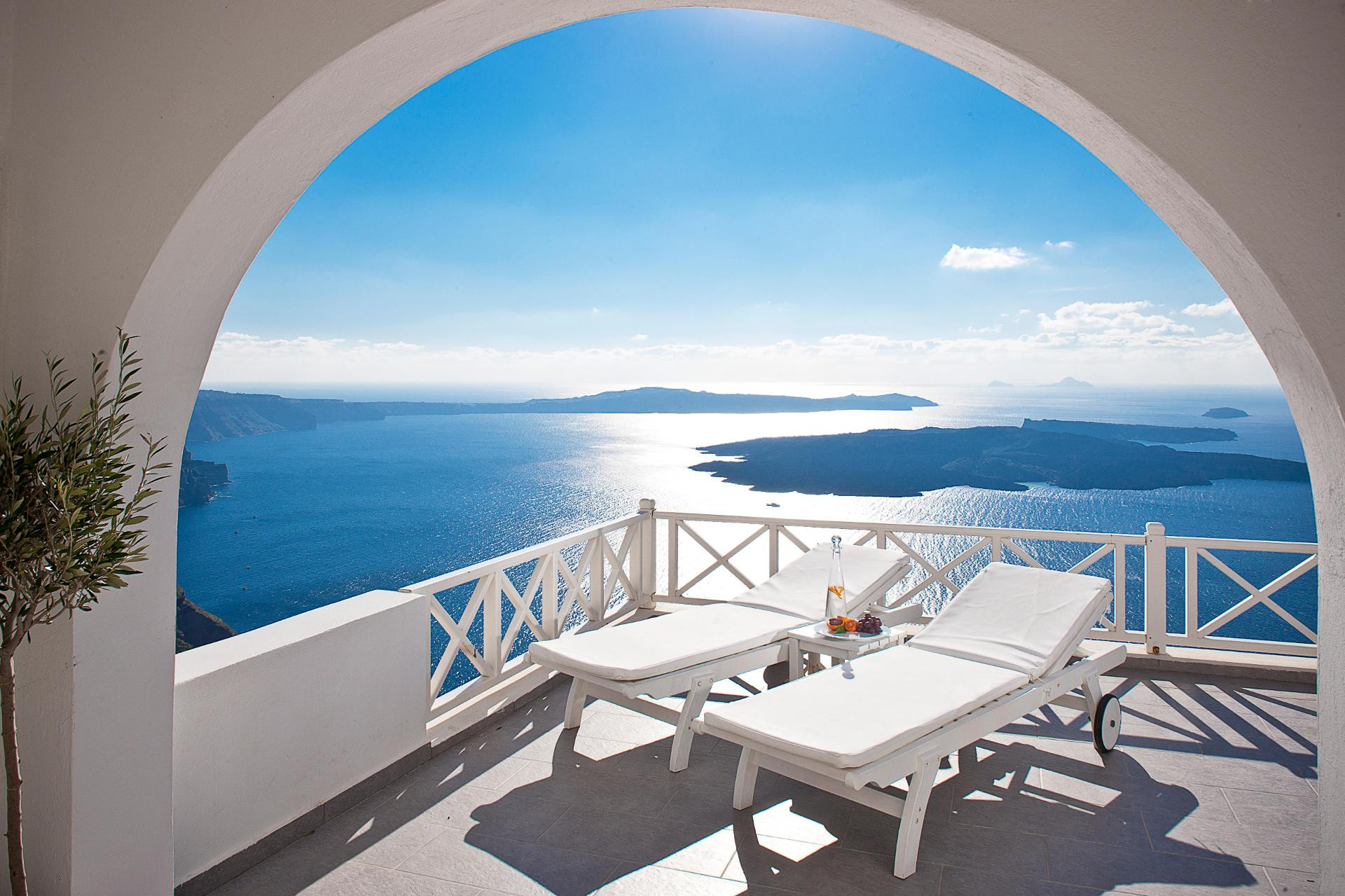 Vista Lobby Avianto Suites