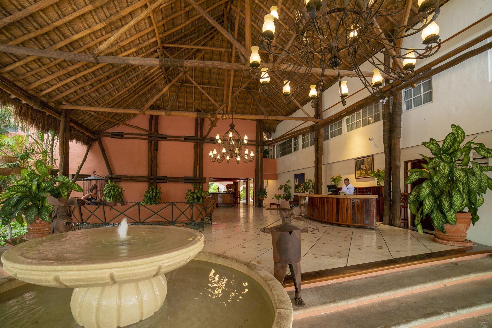 Vista Lobby Hotel Chichen Itza