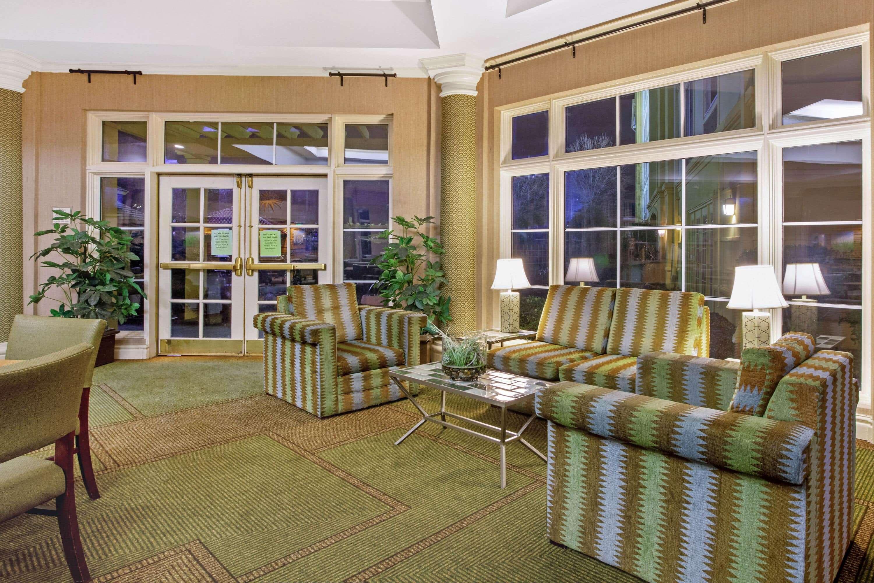Vista Lobby La Quinta Inn & Suites by Wyndham Winston-Salem