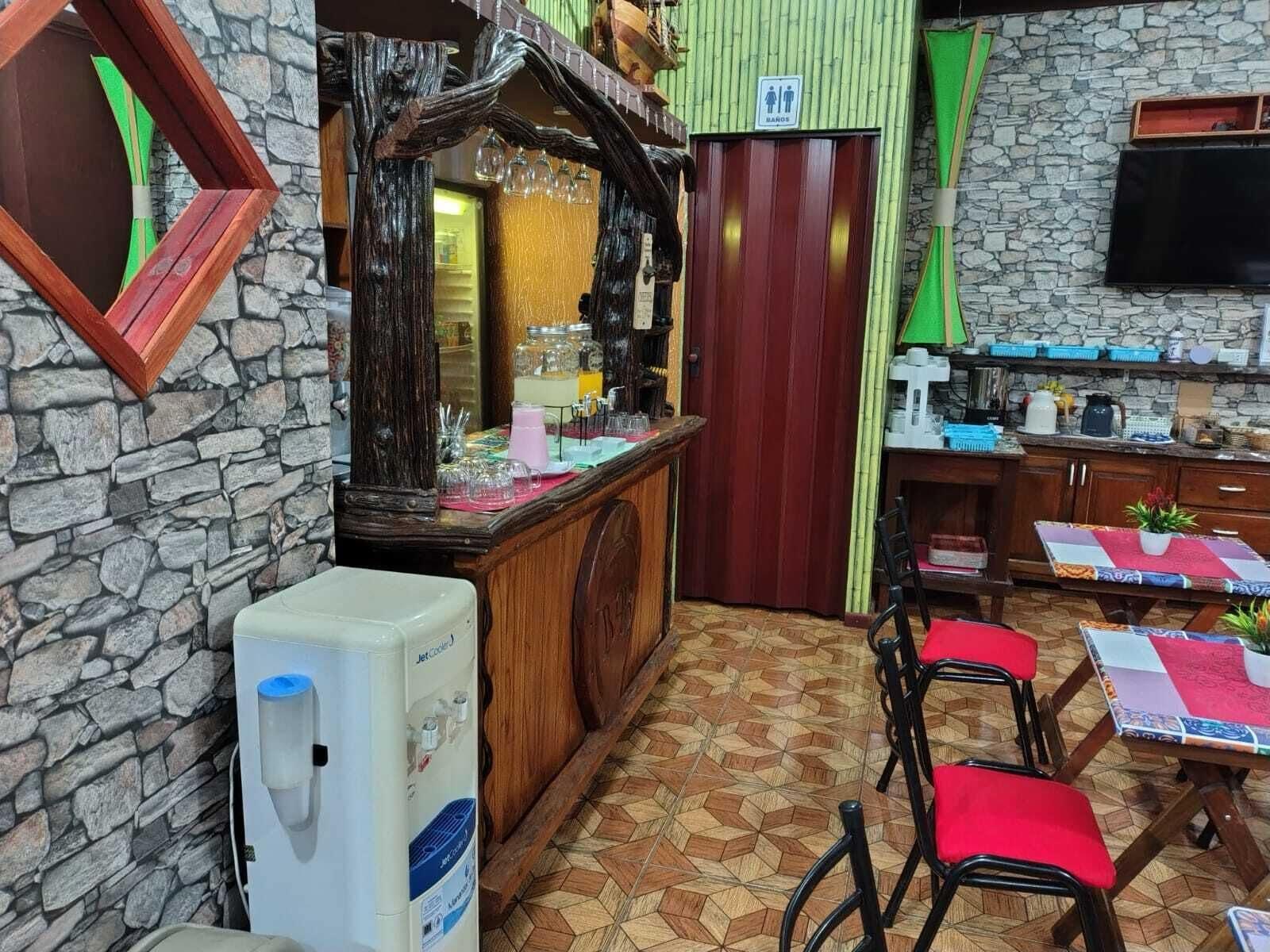 Bar/Salón Arcoíris Residencial