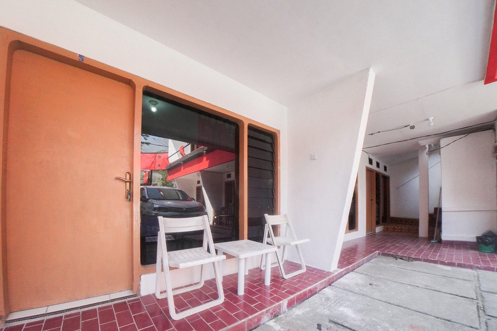 Vista Exterior RedDoorz @ Tretes 2