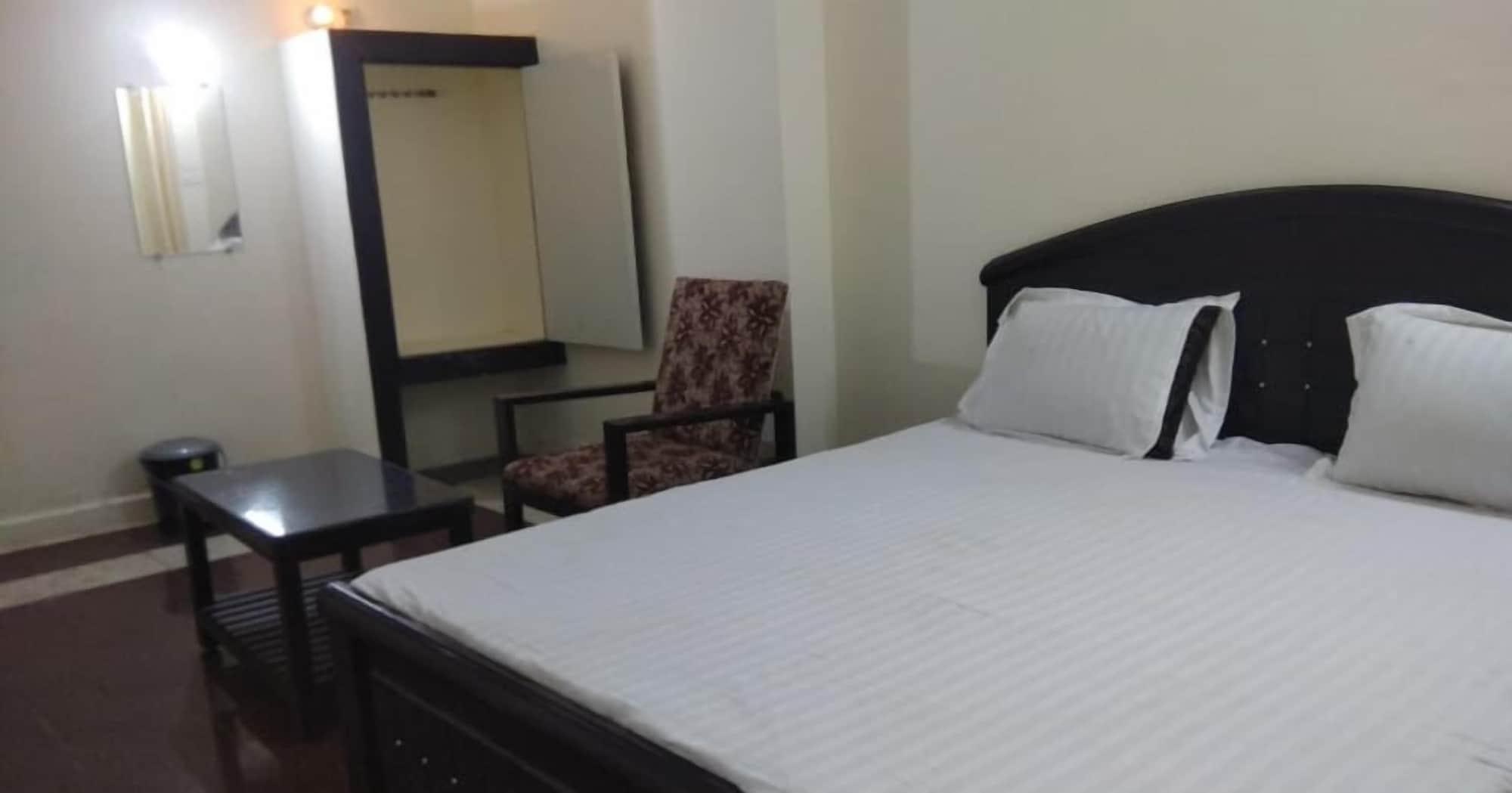 Varios iROOMZ Subhadra Comforts