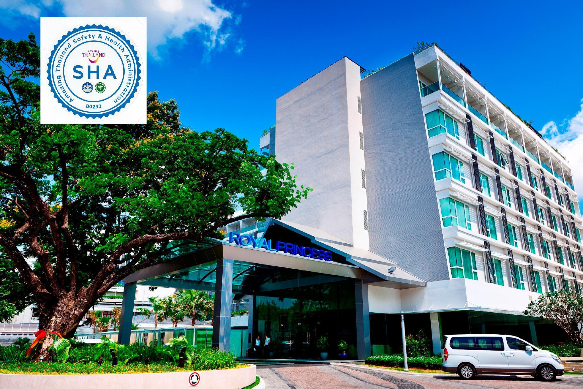 Vista Exterior Royal Princess Larn Luang
