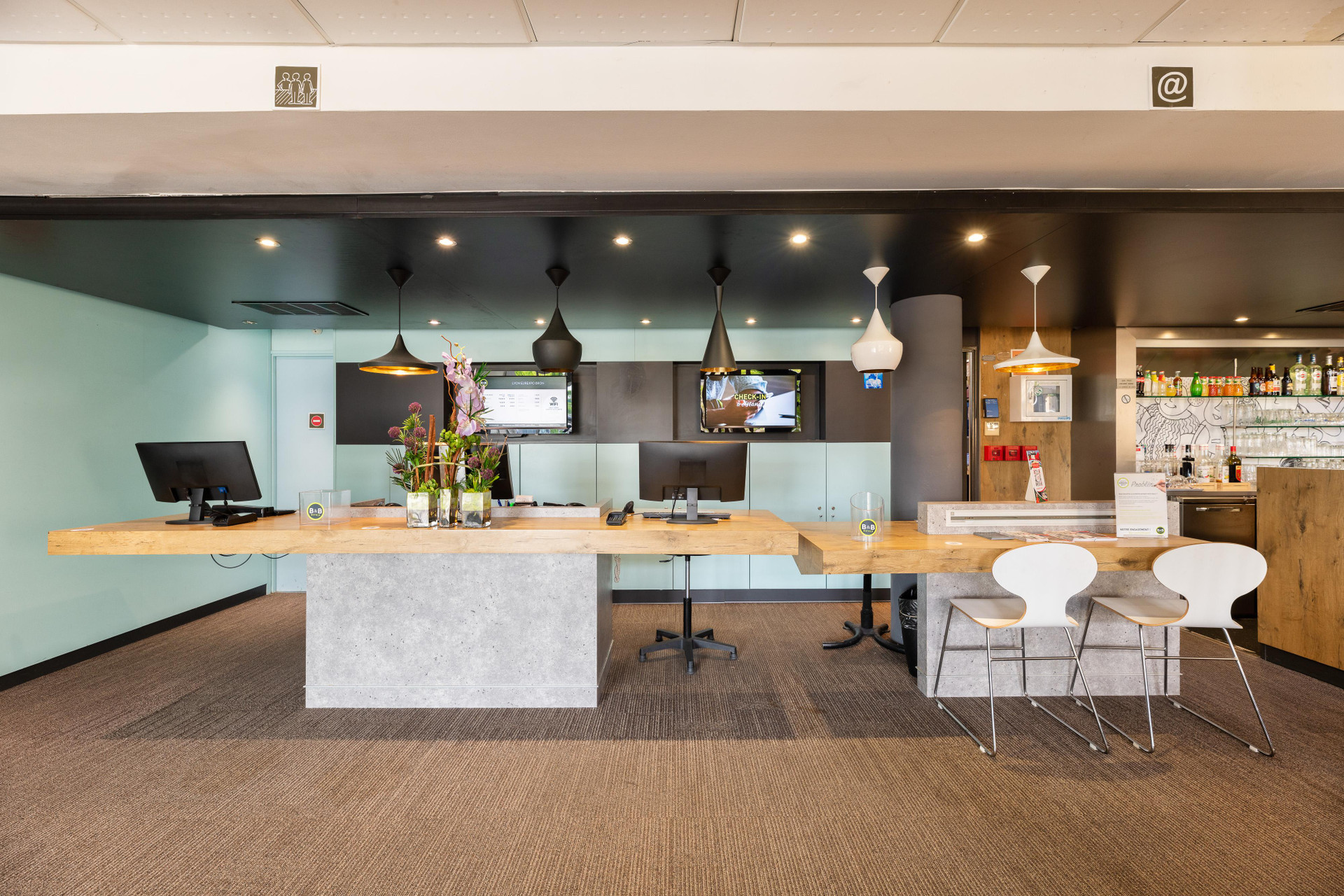 Vista Lobby B&B HOTEL Lyon Eurexpo Bron