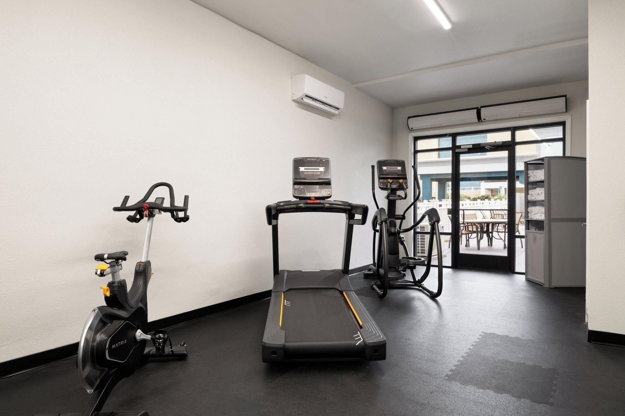 Gimnasio Garner Hotel Virginia Beach North by IHG