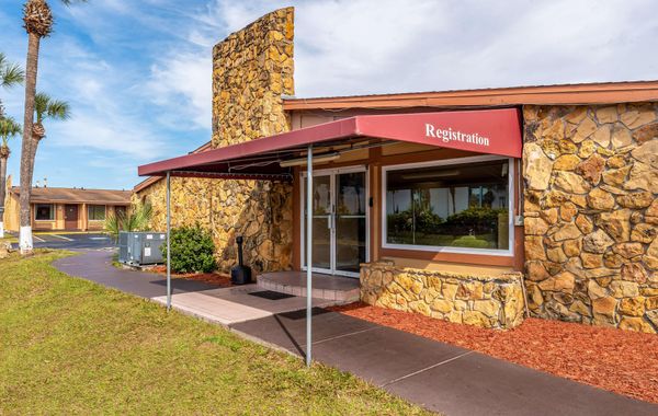 Super 8 by Wyndham Kissimmee/Orlando - Hoteles todo incluido en Orlando, Florida