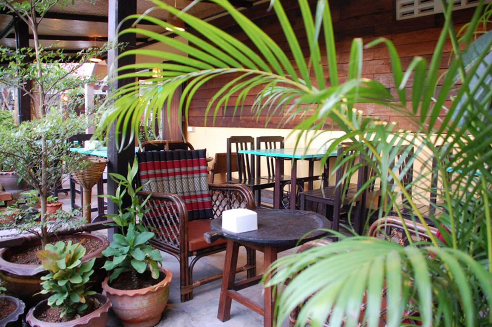 Restaurant The Outside Inn