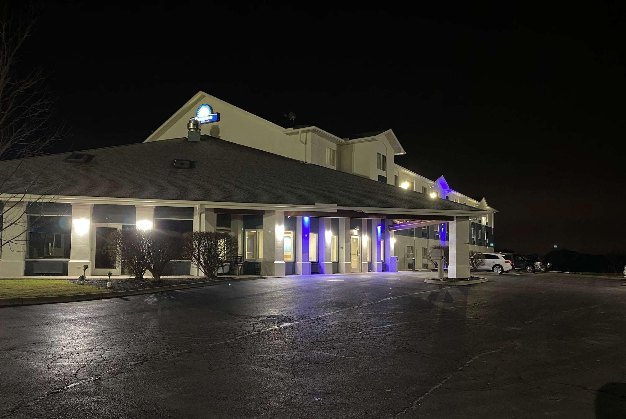 Vista Exterior Days Inn by Wyndham Batavia Ohio