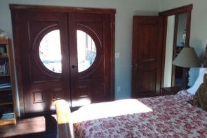 Alquiler Vacacional - Catalpa Cottage is named after the giant Catalpa trees surrounding the cottage ~