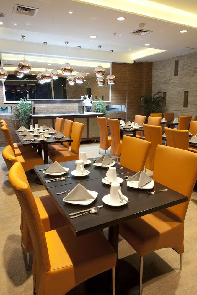 Restaurant Wyndham Garden Antofagasta Pettra