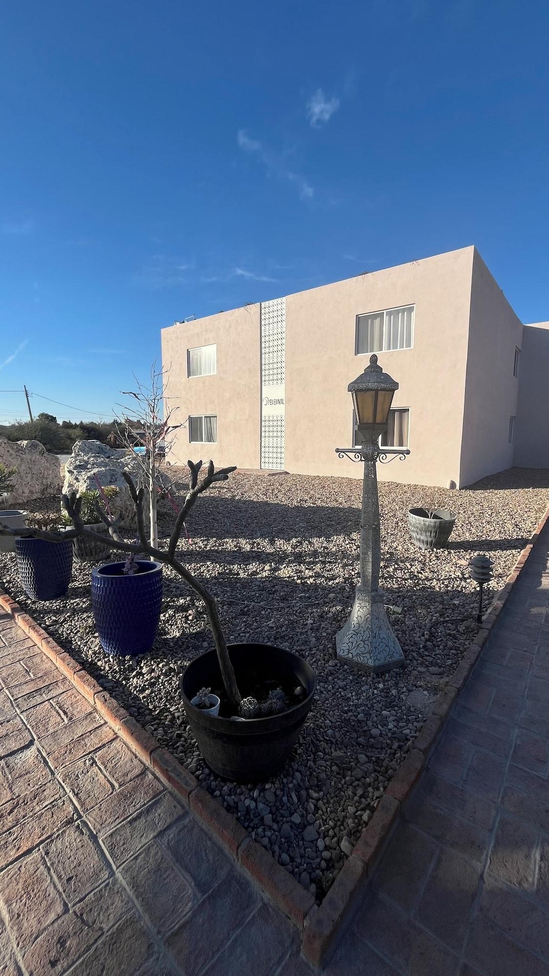 Varios Pedernal Hotel
