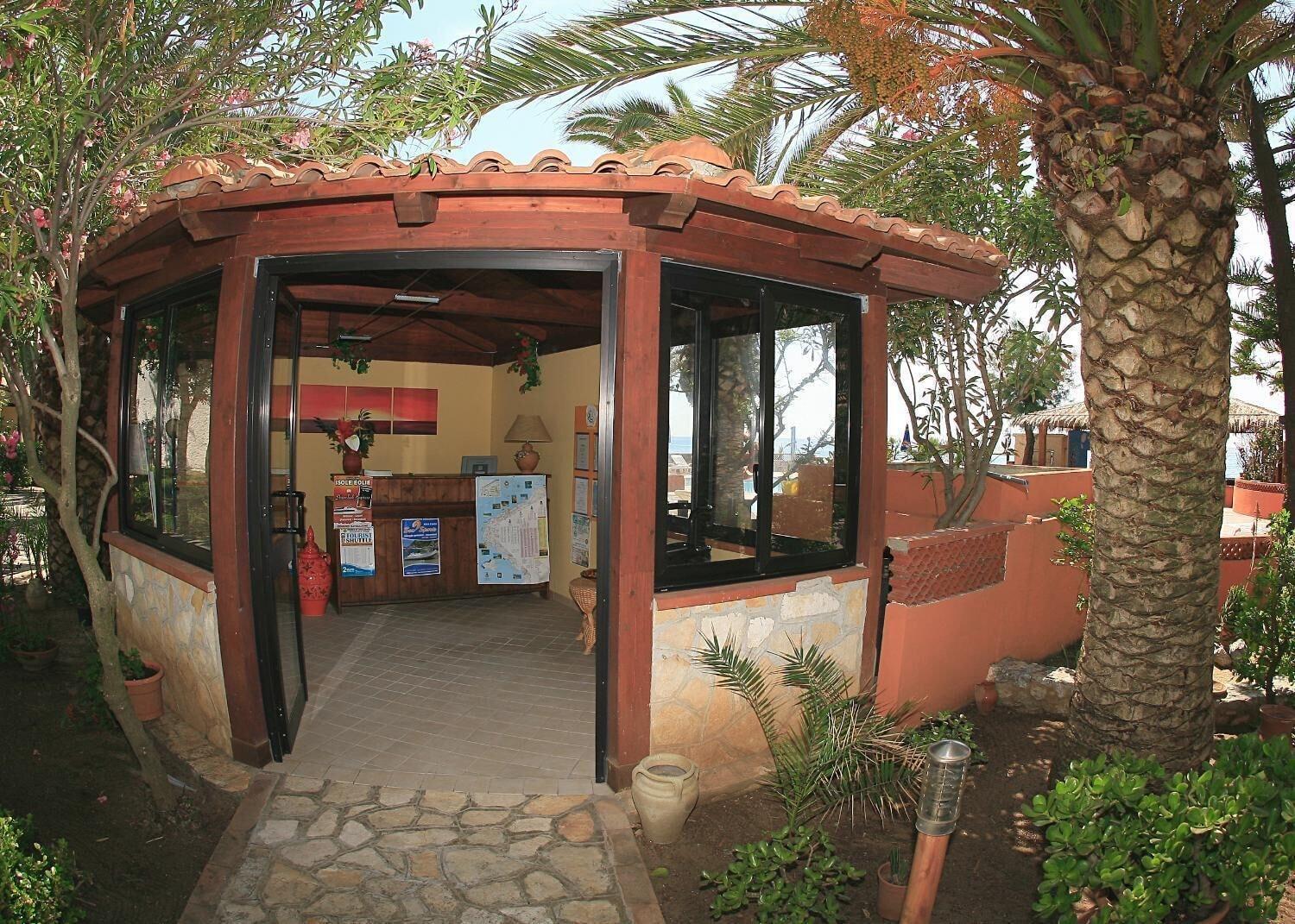Vista Lobby Villaggio Athragon