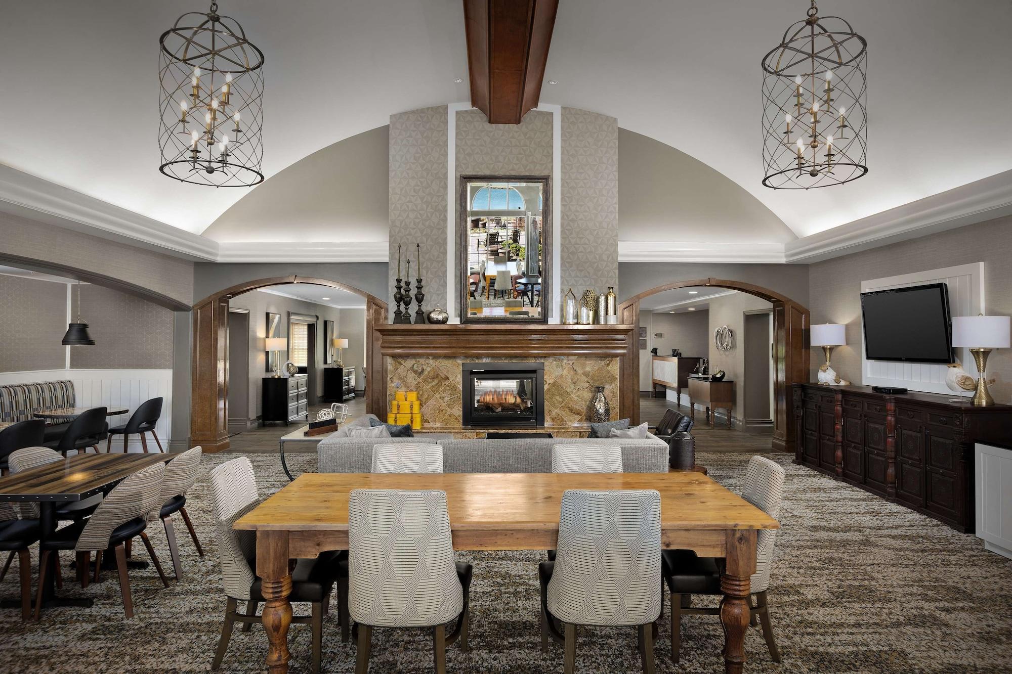 Vista Lobby Homewood Suites by Hilton at The Waterfront