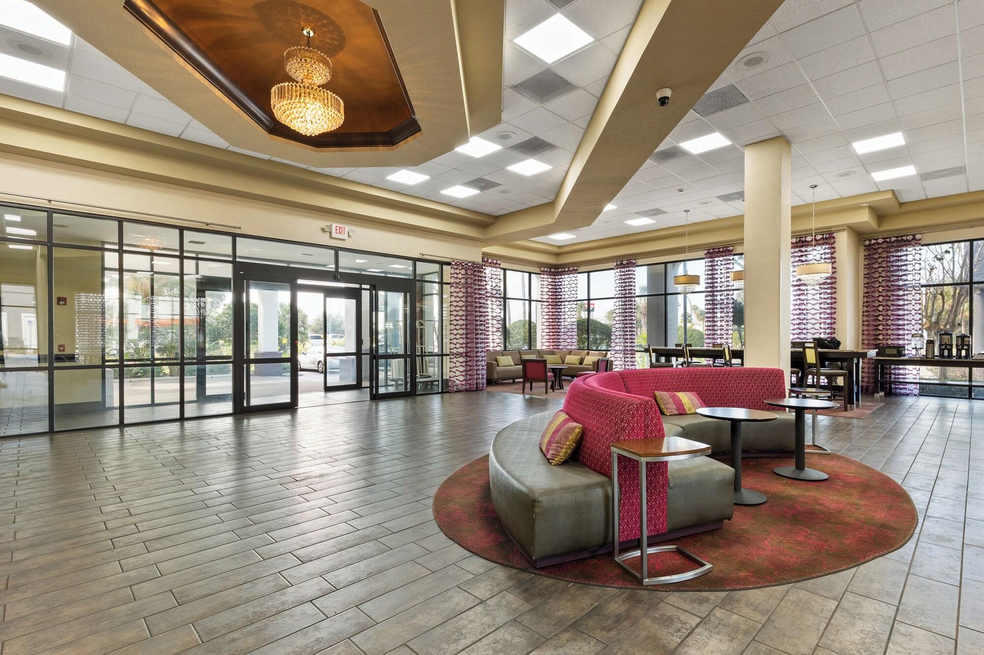 Vista Lobby Orlando Palms Hotel