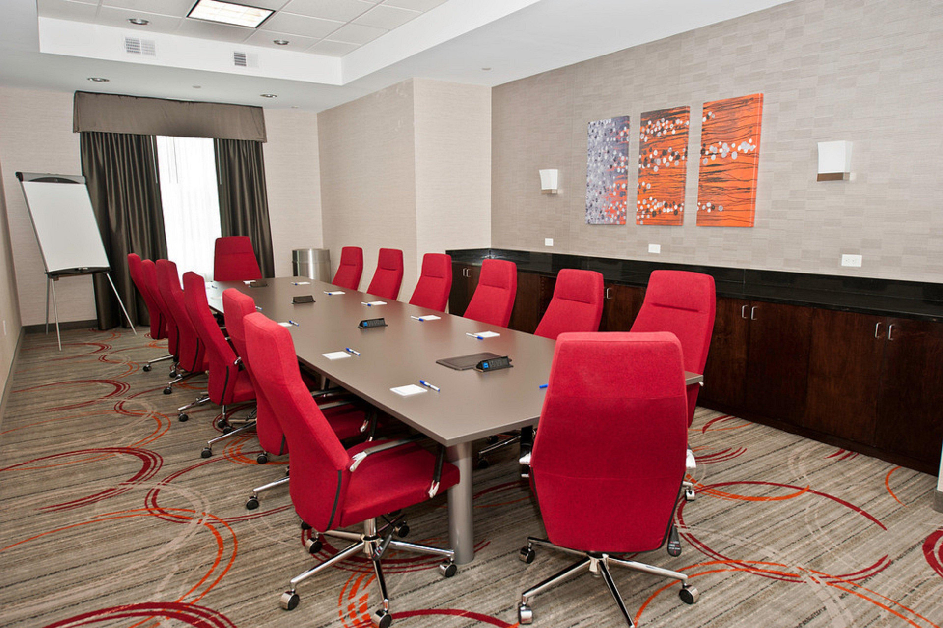 Centro de Negocios Holiday Inn Express & Suites Columbus - Easton Area by IHG