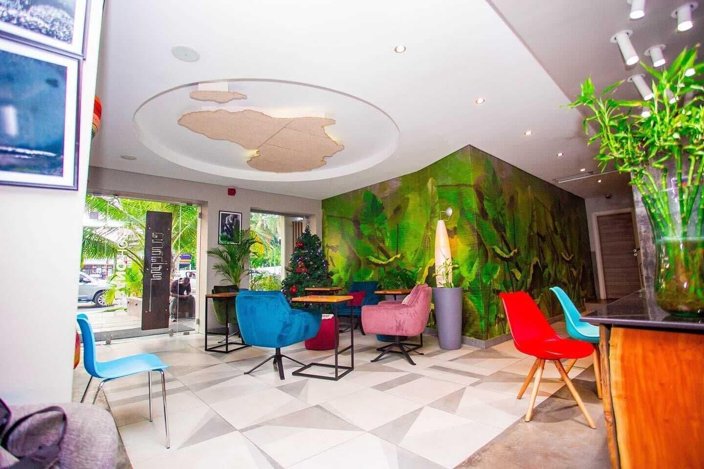 Vista Lobby Urbano Hotel