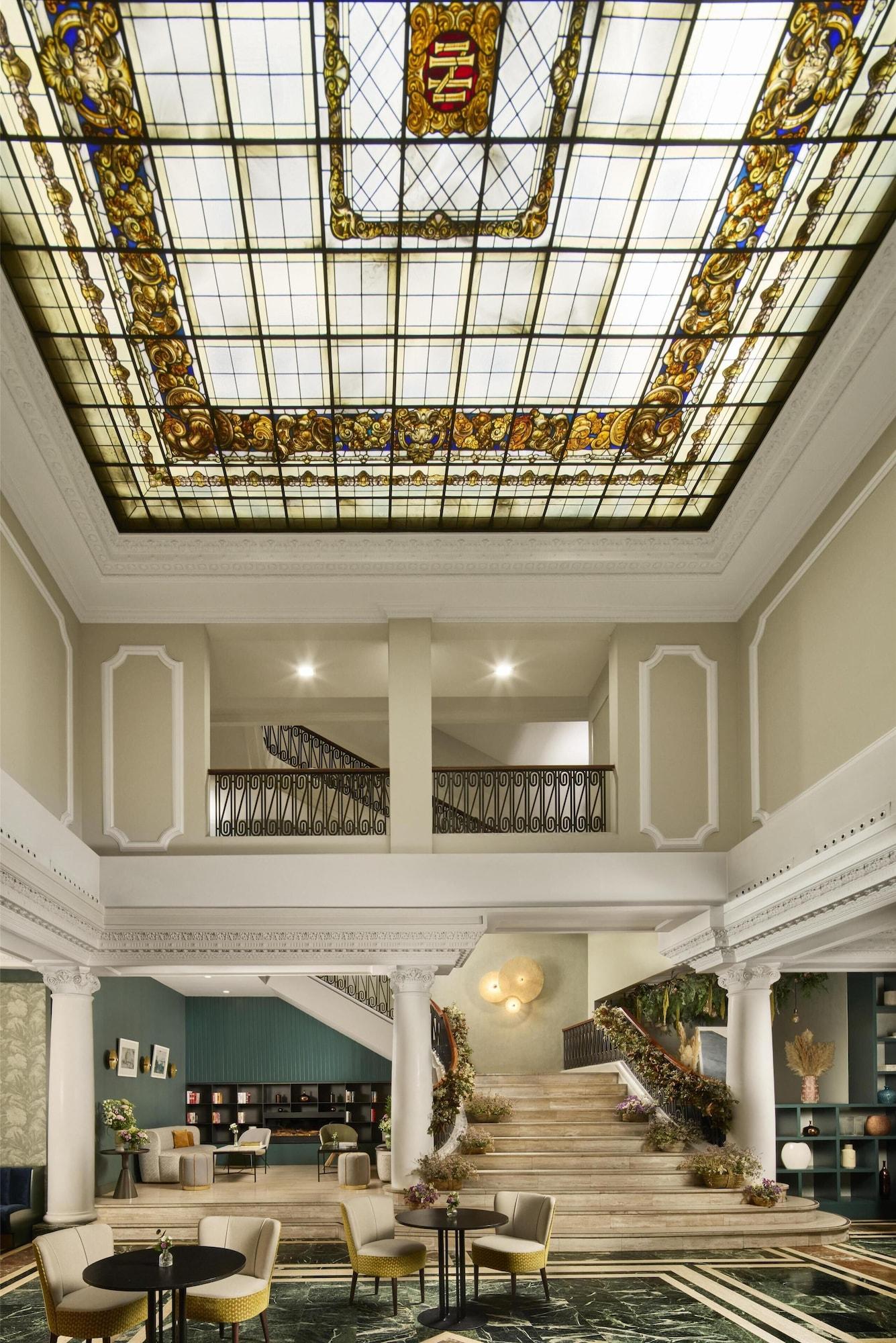 Vista Lobby NH Madrid Nacional