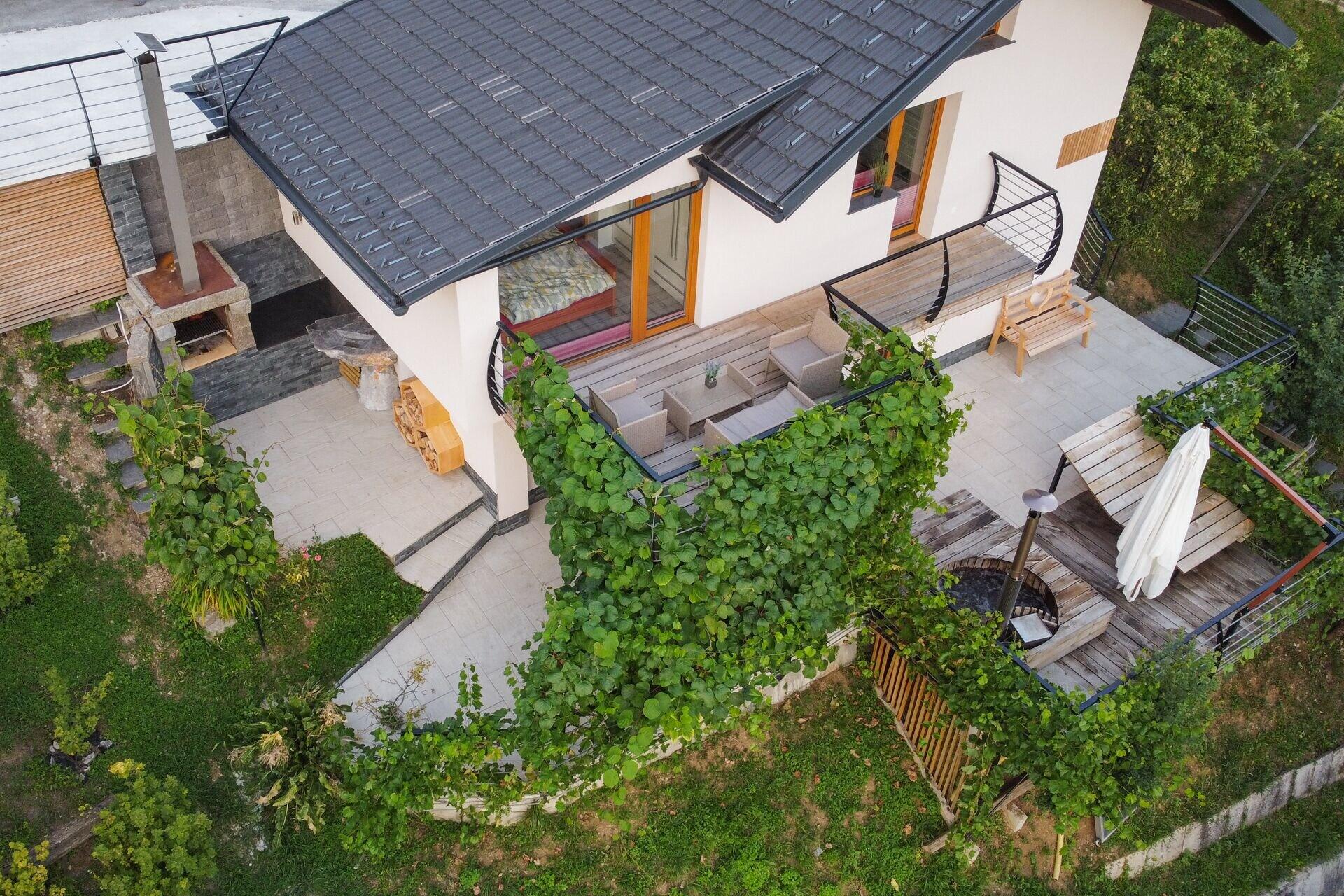 Varios Vineyard cottage Sonce