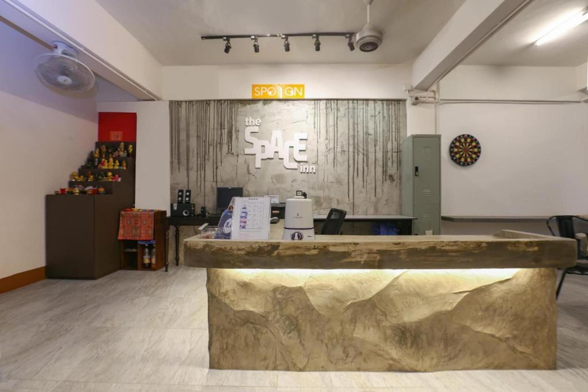 Varios Hotel O The Space Inn