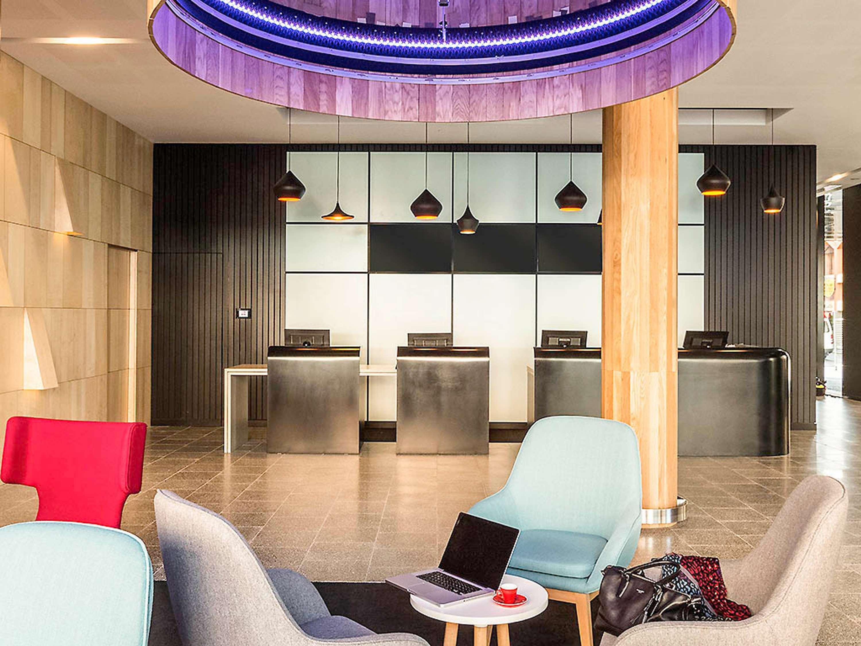 Vista Exterior ibis Adelaide