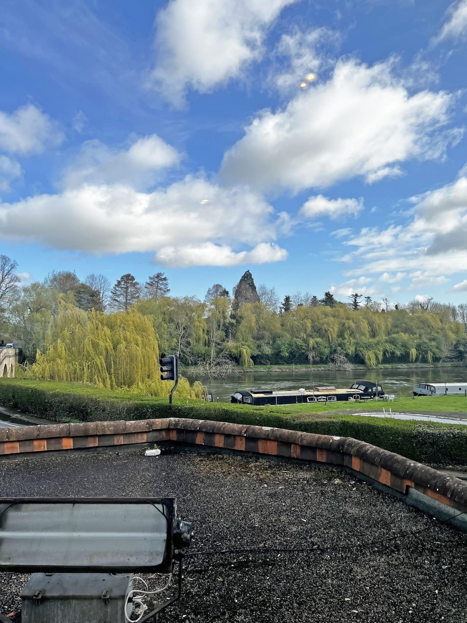 Vista Exterior Shillingford Bridge Hotel