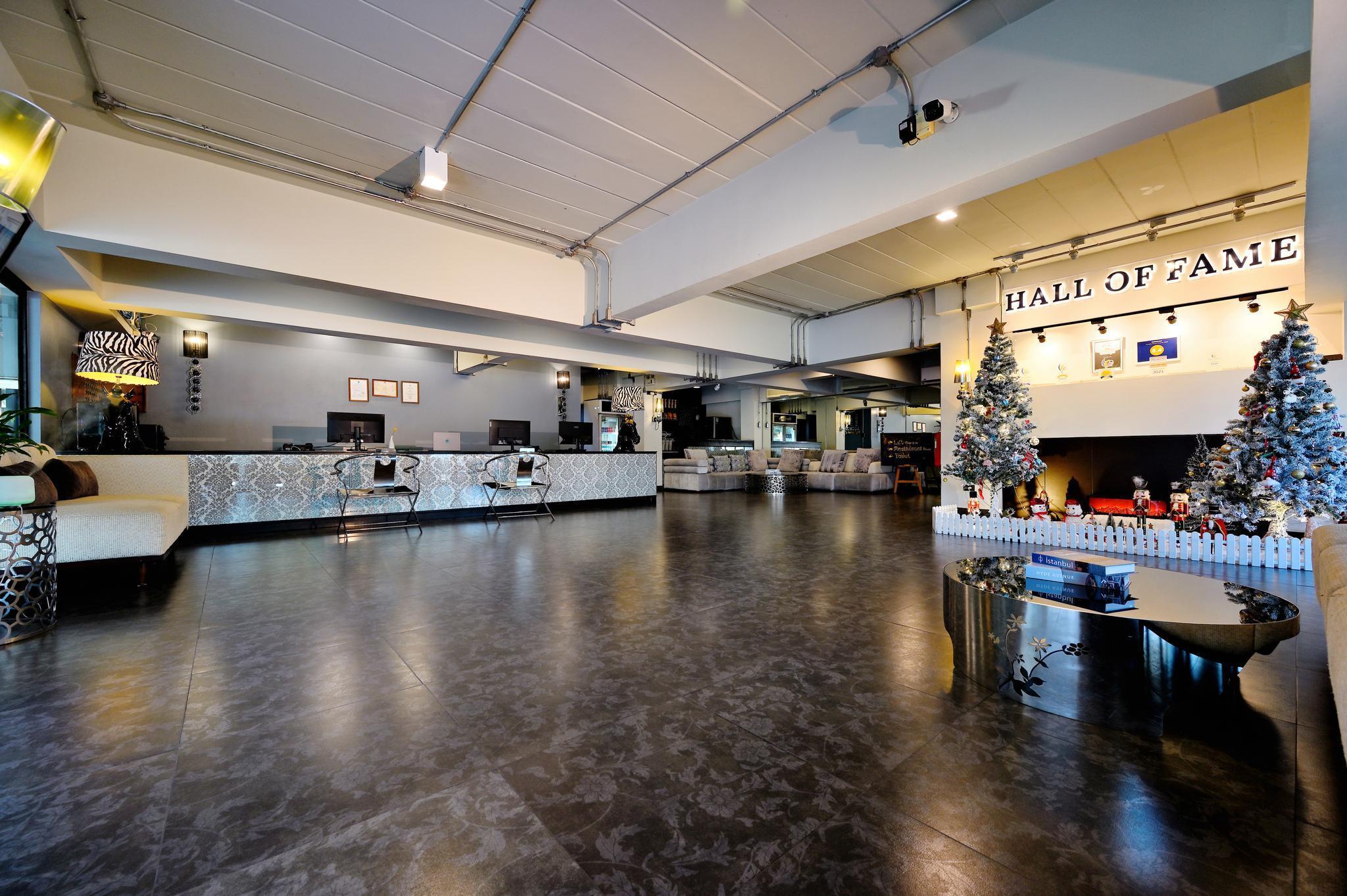 Vista Lobby Diary Suite