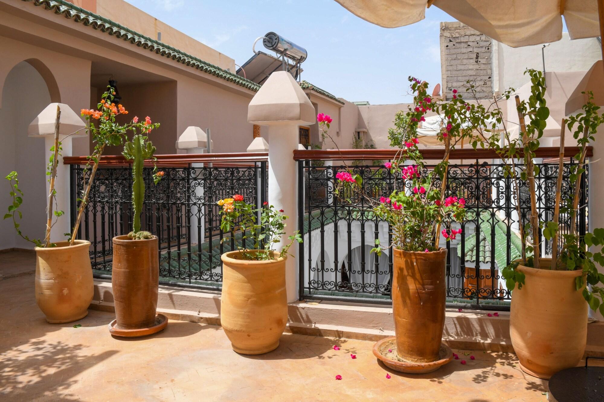 Vista Exterior Riad Berenssi