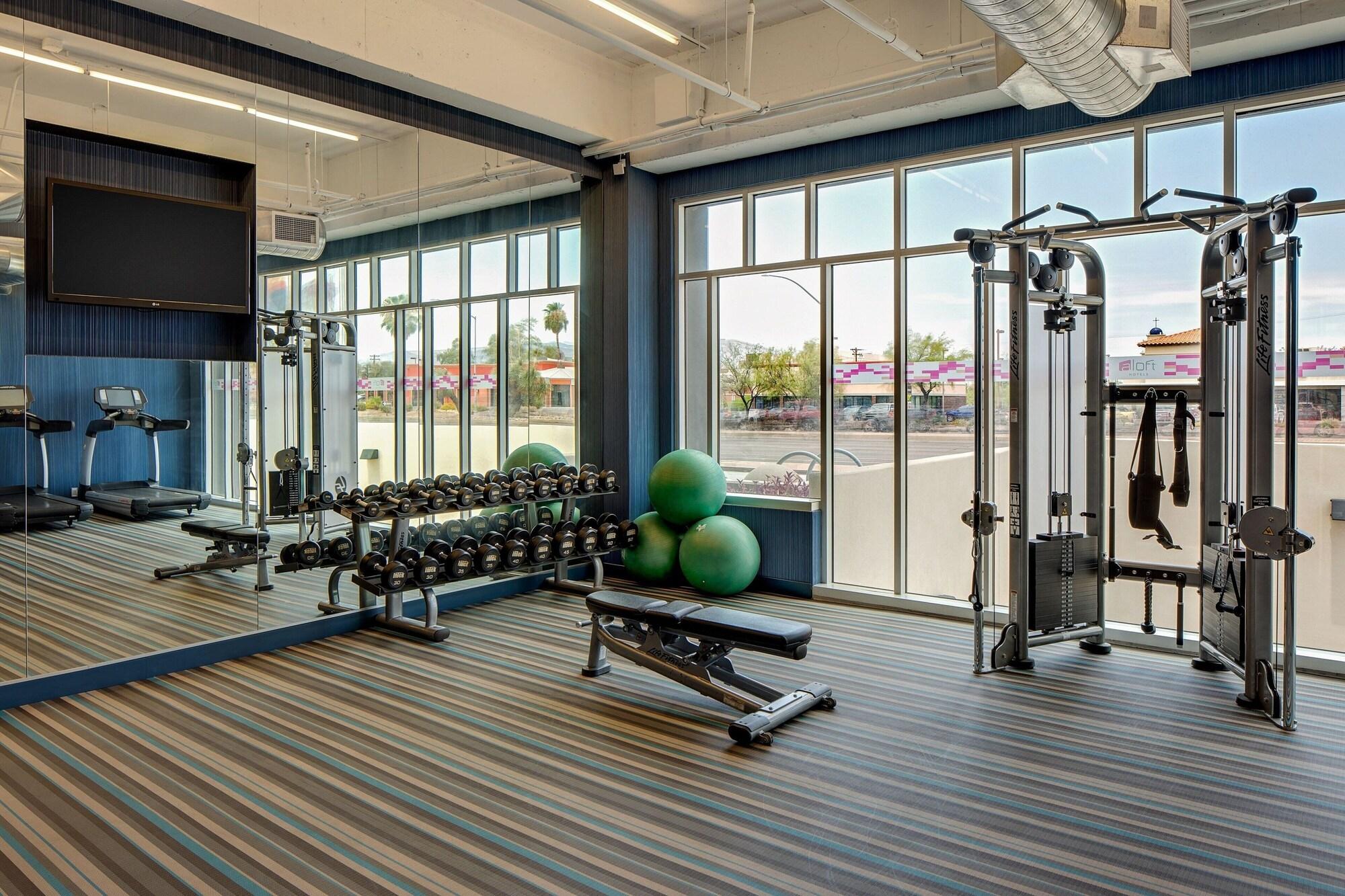 Gimnasio Aloft Tucson University