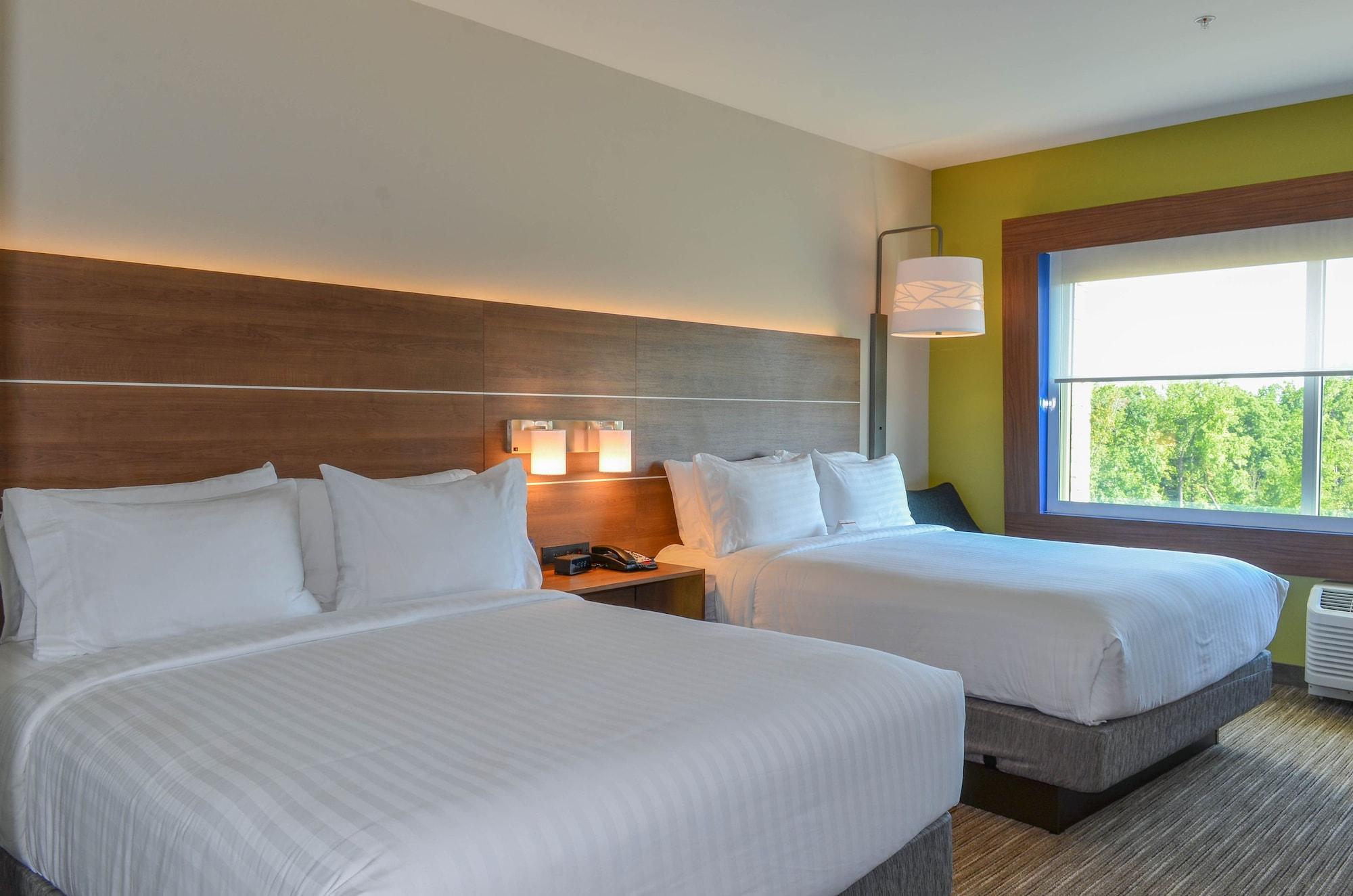 Habitación Holiday Inn Express & Suites Charlotte NE - University Area by IHG