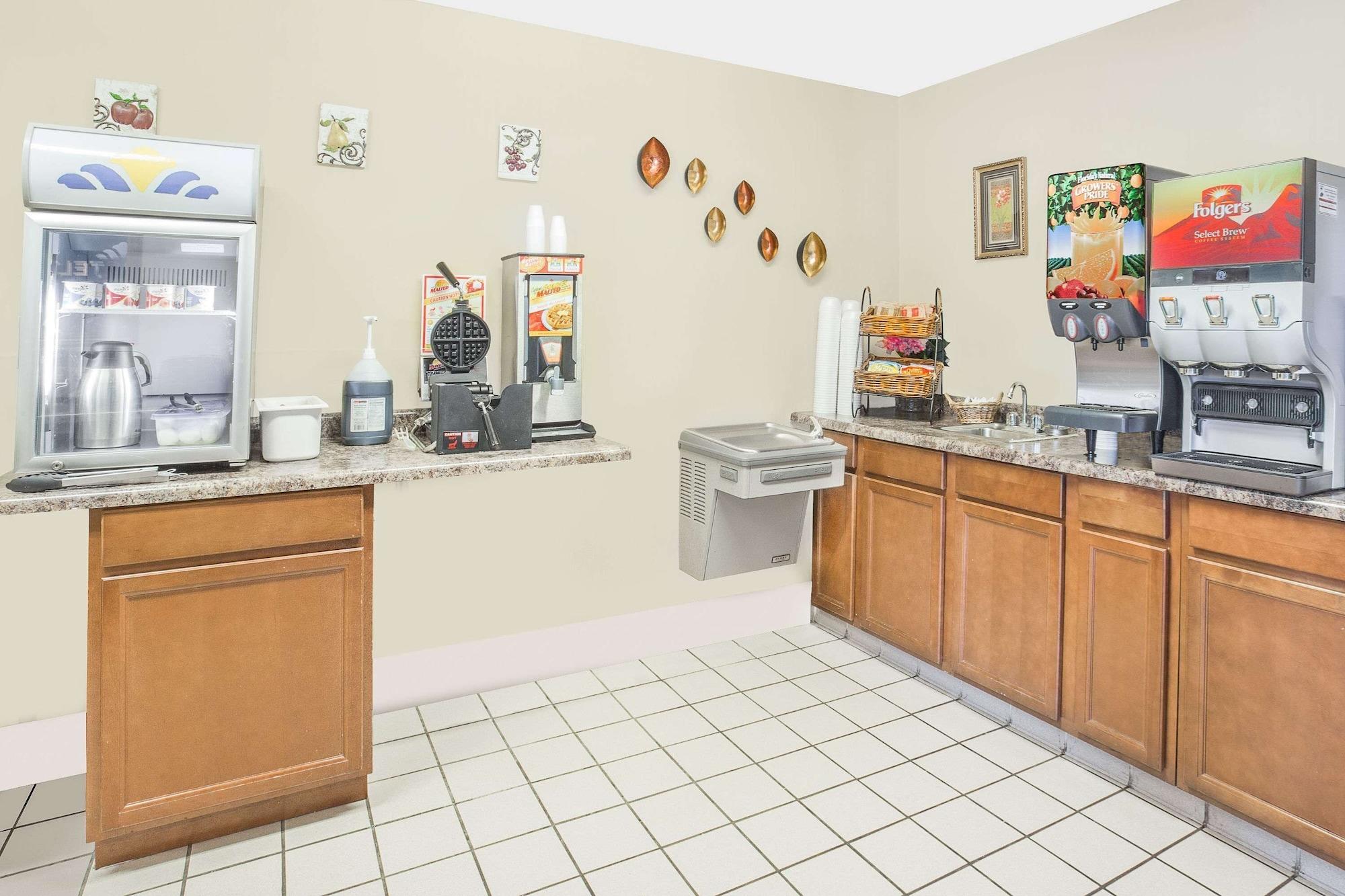 Restaurant Microtel Inn by Wyndham Broken Bow
